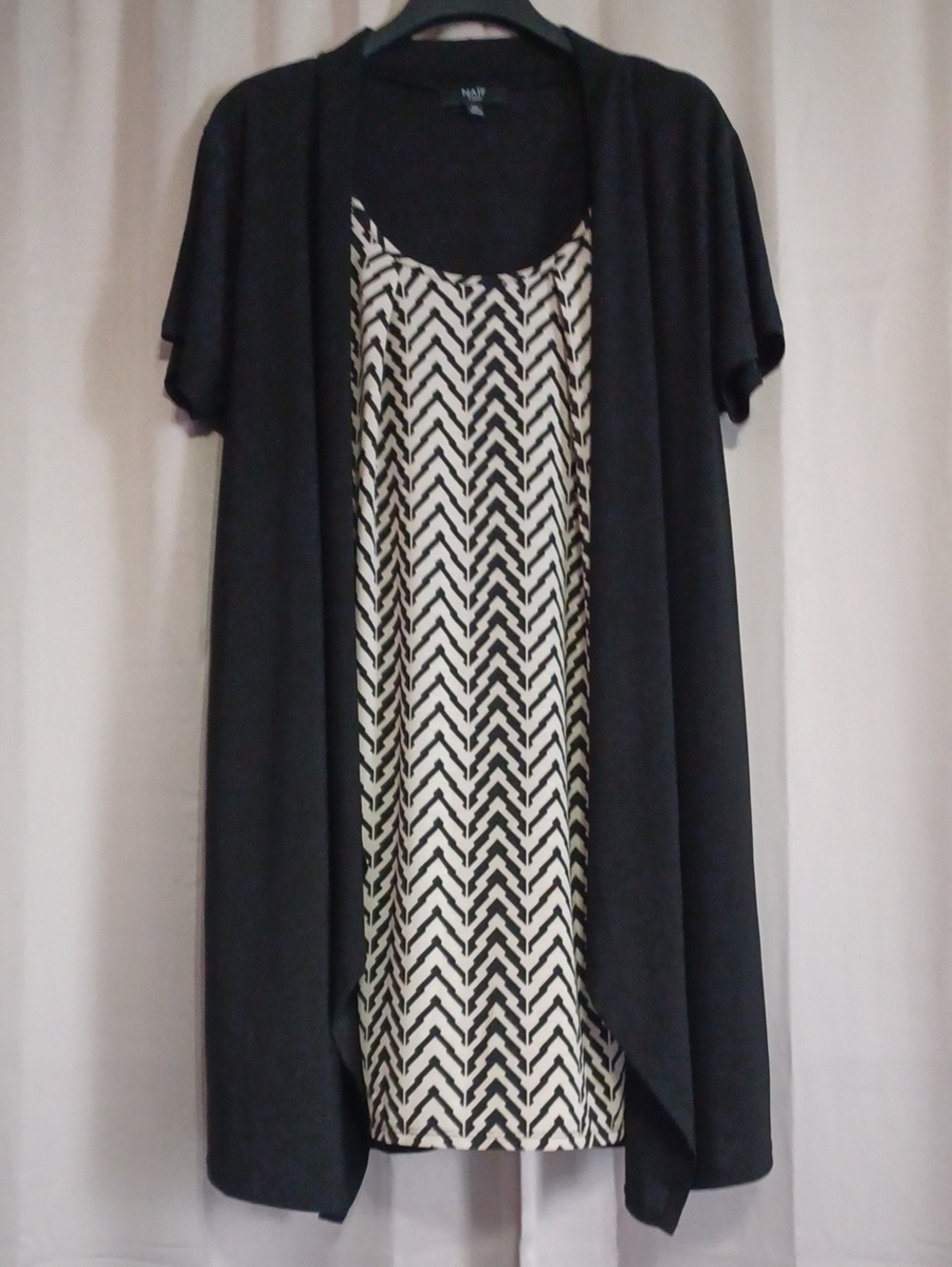 NAIF Woman 2X Layered Mock 2-Piece Chevron Print Short Sleeve Jacket Dress